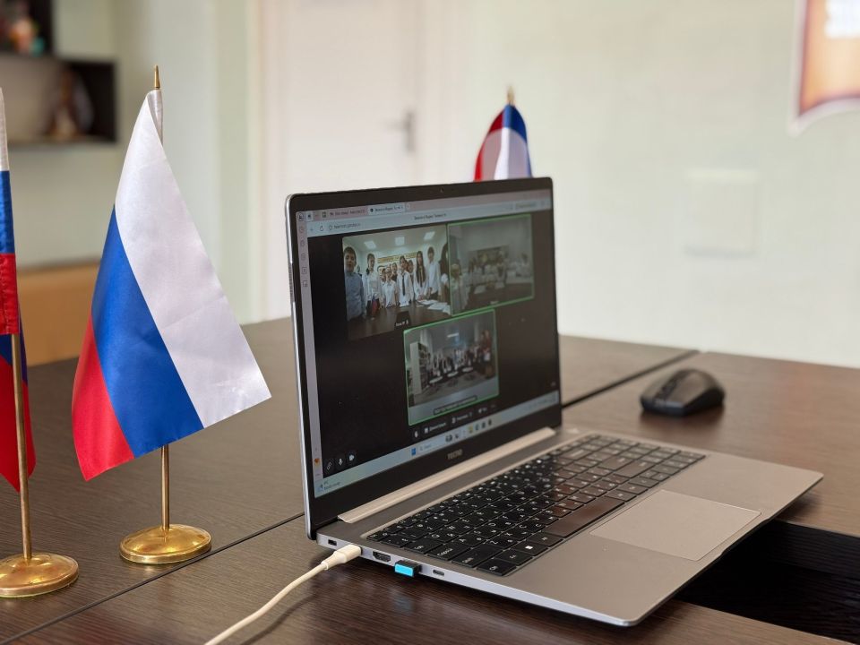 «КРЫМСКАЯ ВЕСНА: МОСТ ДРУЖБЫ ОТ ПЕТЕРБУРГА ДО МАРИУПОЛЯ И КРЫМА» «КРЫМСКАЯ ВЕСНА: МОСТ ДРУЖБЫ ОТ ПЕТЕРБУРГА ДО МАРИУПОЛЯ И КРЫМА»