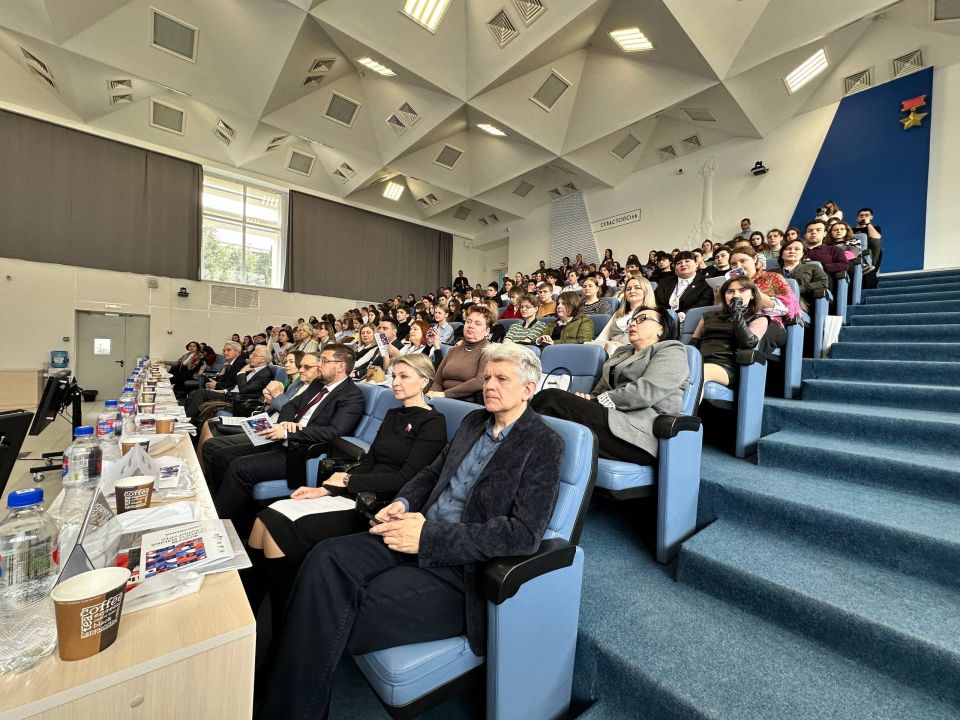 �������� ������: ������� � ��������������� ��������������� ������������ ������ ������� � �������� 6-� ��������������� ������-������������ ����������� �������� ���� � �������� ��� ������ ���������������� �������