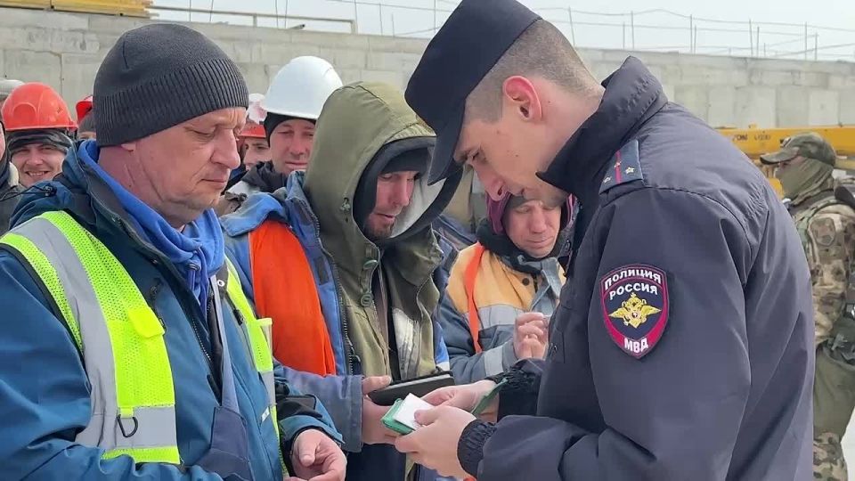 Полицейские Севастополя провели очередное рейдовое мероприятие, направленное на выявление нарушений в сфере миграционного законодательства