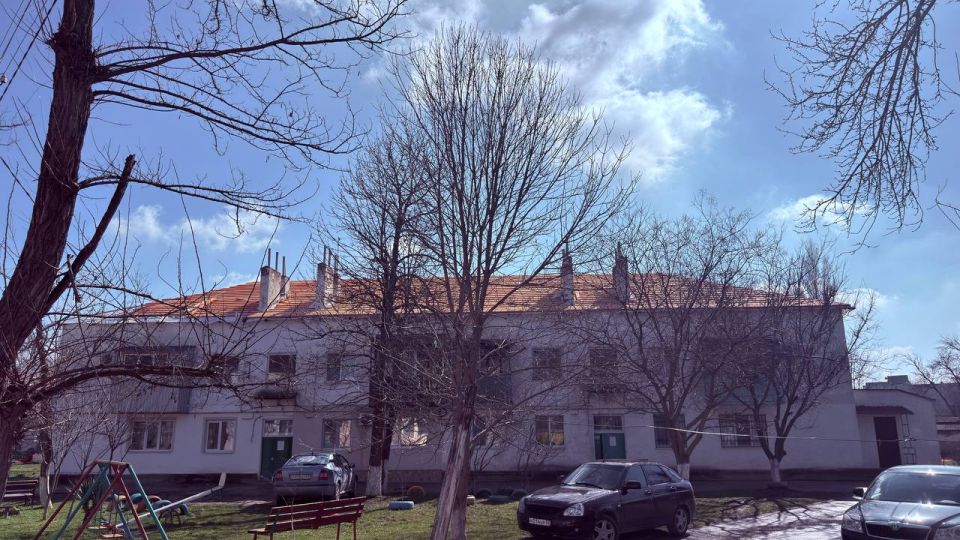 Антон Кравец: В пгт.Нижнегорский в многоквартирном доме по ул.Молодежная, 22, ведутся работы по ремонту кровли Антон Кравец: В пгт.Нижнегорский в многоквартирном доме по ул.Молодежная, 22, ведутся работы по ремонту кровли