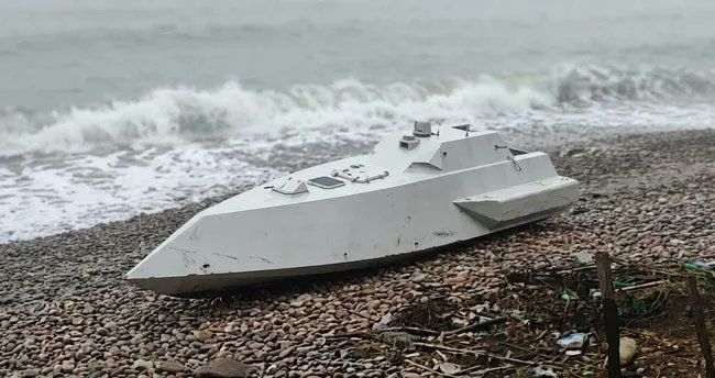 Американский БЭК AEGIR-W выбросило на побережье Черного моря у турецкого города Орду