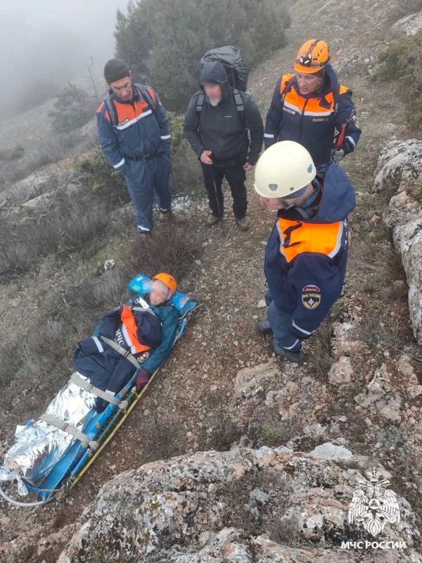 Женщина повредила ногу в крымских горах: Потребовалась помощь спасателей Женщина повредила ногу в крымских горах: Потребовалась помощь спасателей