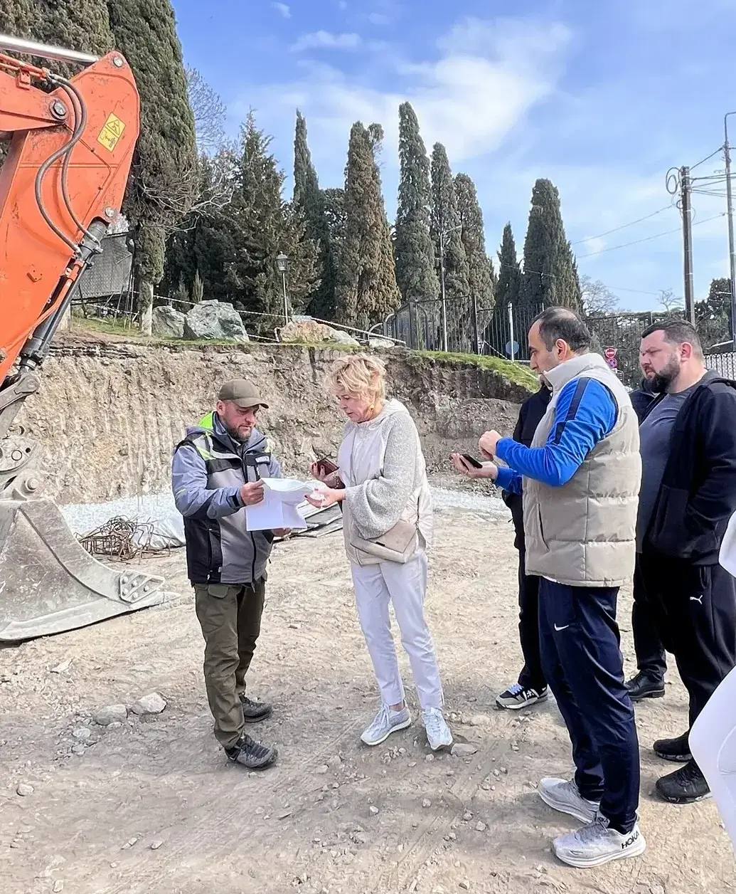 Янина Павленко: Воскресный выезд в Алупку Янина Павленко: Воскресный выезд в Алупку