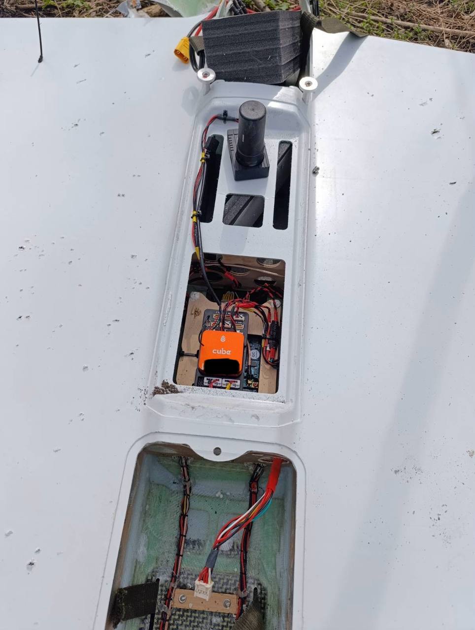 Обломки редкого российского дрона-камикадзе "Клин", опубликованные противником Обломки редкого российского дрона-камикадзе "Клин", опубликованные противником