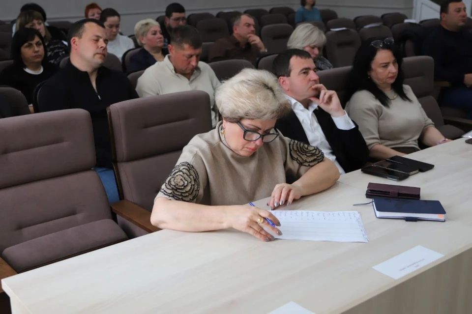 Состоялось рабочее совещание с участием прокурора Бахчисарайского района Александра Пряхина, заместителя прокурора Николая Челпанова, руководителей администраций района и сельских поселений Состоялось рабочее совещание с участием прокурора Бахчисарайского района Александра Пряхина, заместителя прокурора Николая Челпанова, руководителей администраций района и сельских поселений
