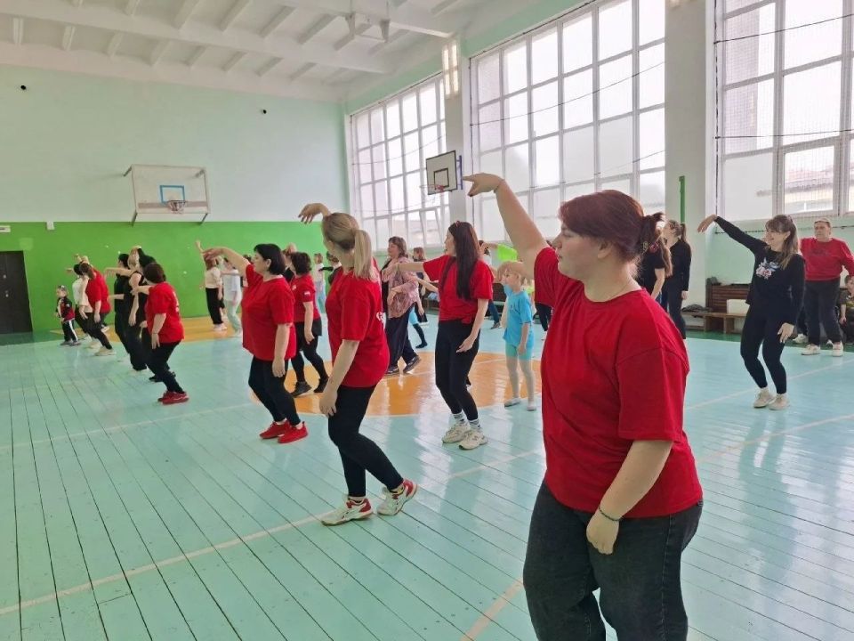 22 марта в спортивном зале Советской средней школы №1" прошла танцевальная тренировка выходного дня в рамках проекта #ТанцуйСоМной! 22 марта в спортивном зале Советской средней школы №1" прошла танцевальная тренировка выходного дня в рамках проекта #ТанцуйСоМной!