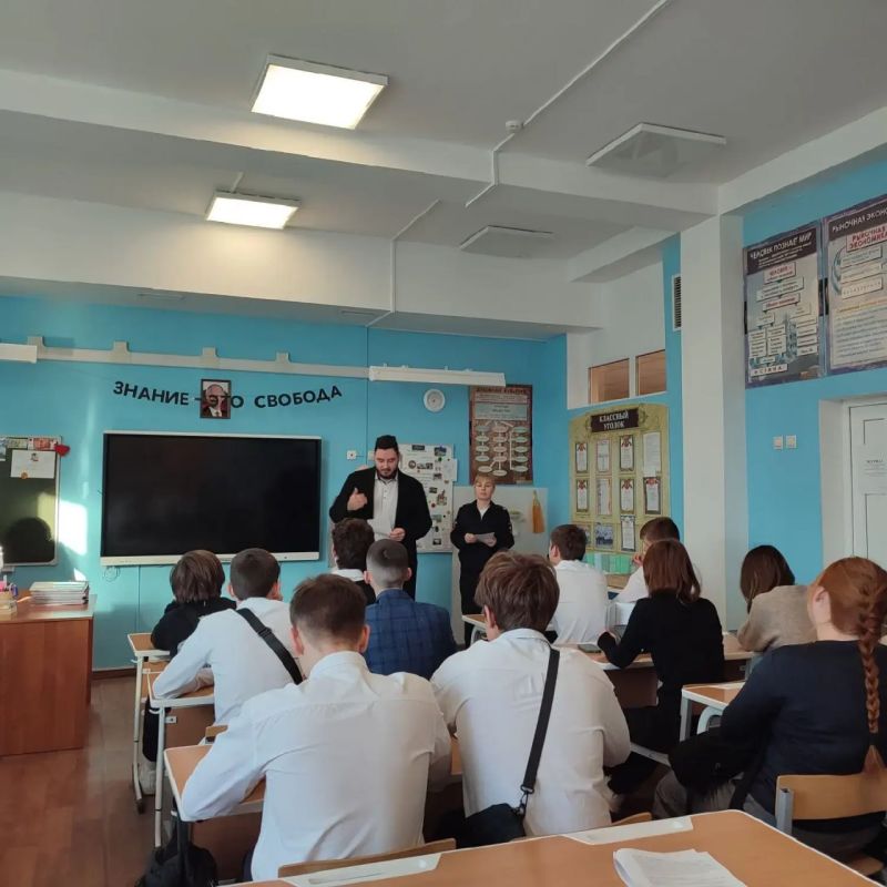 Полиция Севастополя приглашает выпускников школ поступать в вузы системы МВД России Полиция Севастополя приглашает выпускников школ поступать в вузы системы МВД России