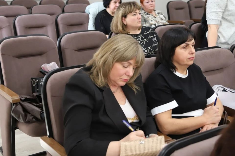Состоялось рабочее совещание с участием прокурора Бахчисарайского района Александра Пряхина, заместителя прокурора Николая Челпанова, руководителей администраций района и сельских поселений Состоялось рабочее совещание с участием прокурора Бахчисарайского района Александра Пряхина, заместителя прокурора Николая Челпанова, руководителей администраций района и сельских поселений