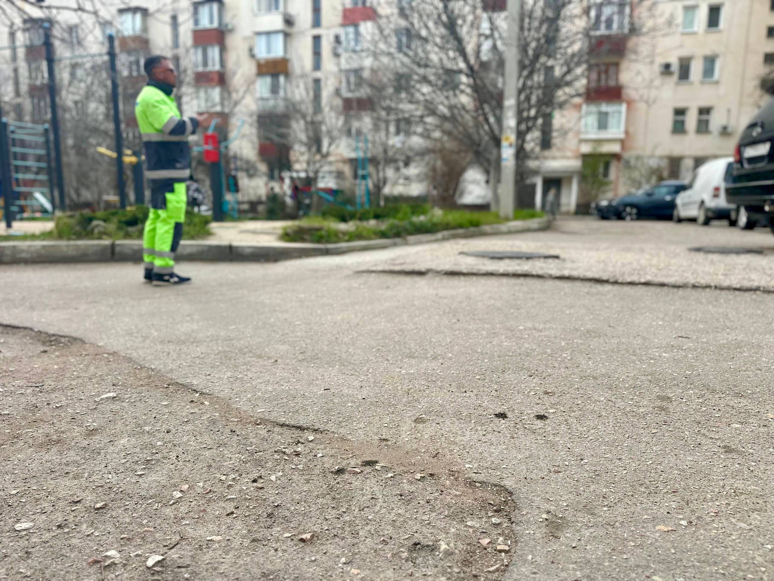 Владимир Немцев: Встретился с жителями домов №13 и №15 по улице Александра Маринеско, чтобы обсудить предстоящий ремонт внутриквартальных дорог и придомовых территорий и другие насущные вопросы Владимир Немцев: Встретился с жителями домов №13 и №15 по улице Александра Маринеско, чтобы обсудить предстоящий ремонт внутриквартальных дорог и придомовых территорий и другие насущные вопросы