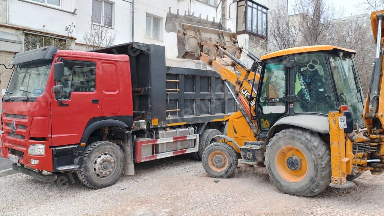 К ремонту внутриквартальных проездов приступили у домов 13б и 13в на улице Адмирала Юмашева