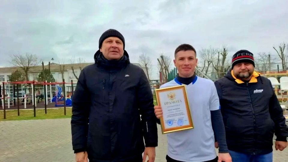 Александр Харламов: На стадионе Советской средней школы №2 им. Героя Советского Союза П.П. Исаичкина прошло торжественное подведение итогов зимнего чемпионата по футболу Советского района среди взрослых команд Александр Харламов: На стадионе Советской средней школы №2 им. Героя Советского Союза П.П. Исаичкина прошло торжественное подведение итогов зимнего чемпионата по футболу Советского района среди взрослых команд