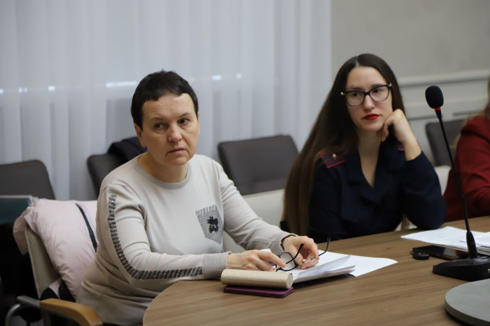 Анжелика Ястребова: В администрации Бахчисарайского района состоялось очередное заседание Комиссии по делам несовершеннолетних и защите их прав Анжелика Ястребова: В администрации Бахчисарайского района состоялось очередное заседание Комиссии по делам несовершеннолетних и защите их прав