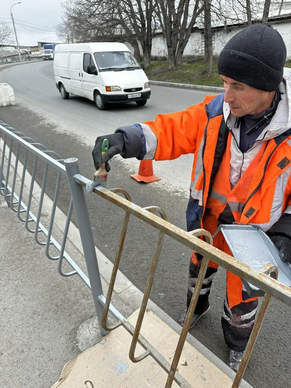 Ежедневно, в будние и выходные дни, сотрудники МБУ «Город» и подрядных организаций обеспечивают чистоту в Симферополе Ежедневно, в будние и выходные дни, сотрудники МБУ «Город» и подрядных организаций обеспечивают чистоту в Симферополе