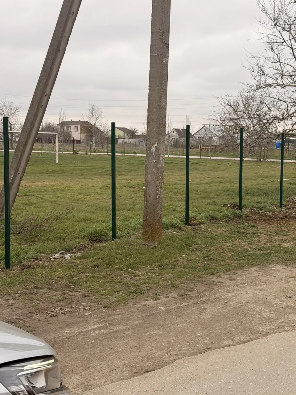 В Табачновской средней общеобразовательной школе им. Сотника в настоящее время ведутся работы по обустройству ограждения, которые финансируются за счёт средств местного бюджета В Табачновской средней общеобразовательной школе им. Сотника в настоящее время ведутся работы по обустройству ограждения, которые финансируются за счёт средств местного бюджета