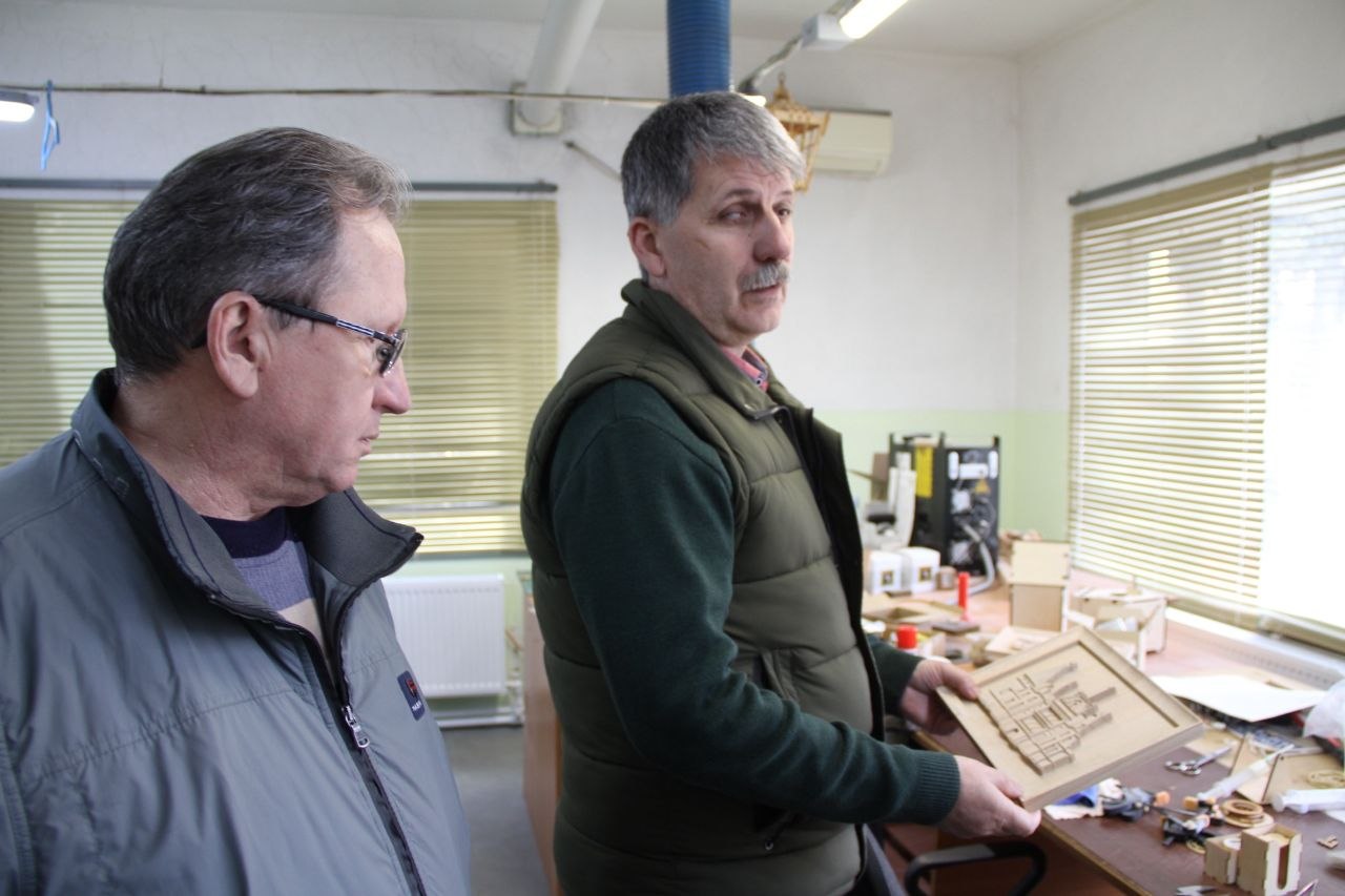 Константин Шимановский: Ялтинская местная организация Всероссийского общества слепых – уникальный коллектив единомышленников, которые несмотря на ограничения в здоровье своими руками творят красоту Константин Шимановский: Ялтинская местная организация Всероссийского общества слепых – уникальный коллектив единомышленников, которые несмотря на ограничения в здоровье своими руками творят красоту