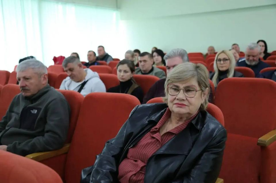 Алушта презентовала турбизнесу план подготовки к высокому курортному сезону 2026 Алушта презентовала турбизнесу план подготовки к высокому курортному сезону 2026