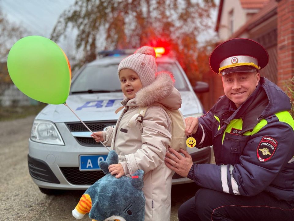 Сотрудники Госавтоинспекции Крыма напоминают о безопасности детей на дорогах в период весенних каникул