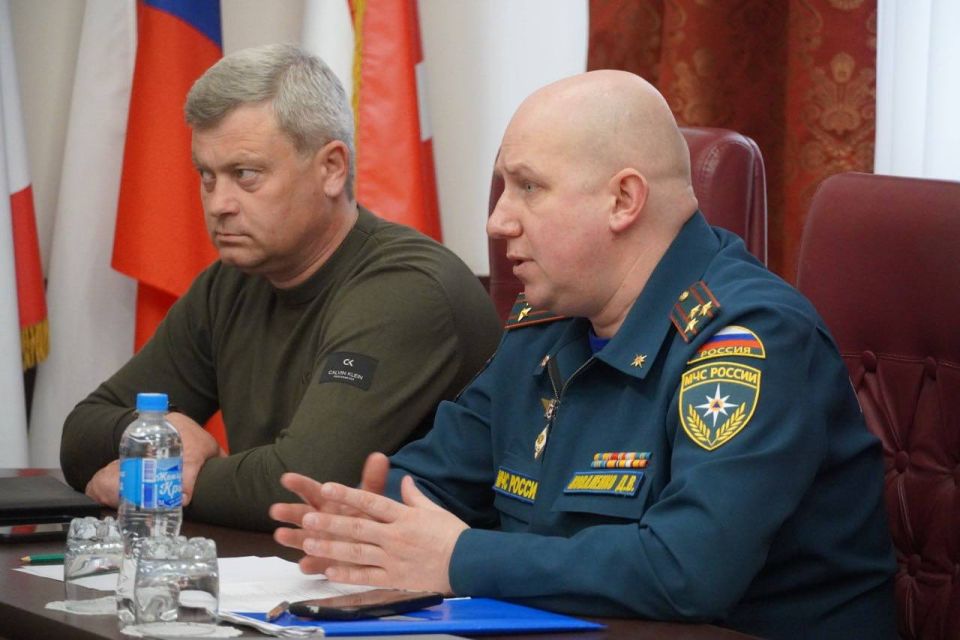 В Керчи начала работу межведомственная комиссия по оценке готовности к пожароопасному и паводкоопасному периодам под руководством заместителя начальника Главного управления МЧС России по Республике Крым Дмитрия Коваленко В Керчи начала работу межведомственная комиссия по оценке готовности к пожароопасному и паводкоопасному периодам под руководством заместителя начальника Главного управления МЧС России по Республике Крым Дмитрия Коваленко