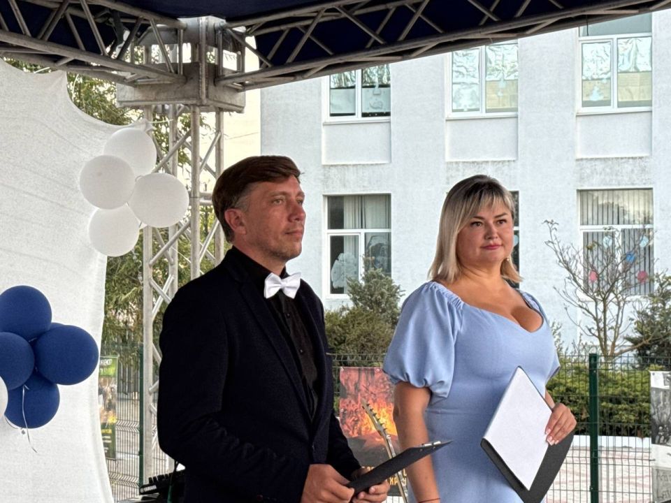 Александр Дудинов: С Днем работника культуры, дорогие друзья! Александр Дудинов: С Днем работника культуры, дорогие друзья!