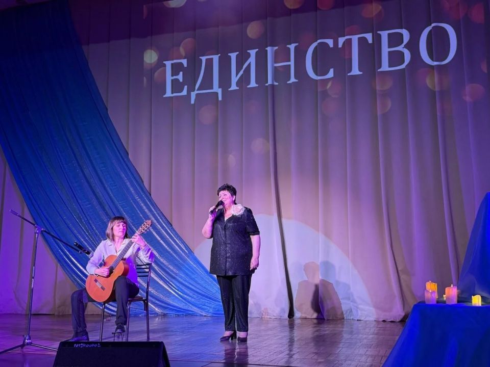В Керчи чествовали работников культуры и деятелей искусств В Керчи чествовали работников культуры и деятелей искусств