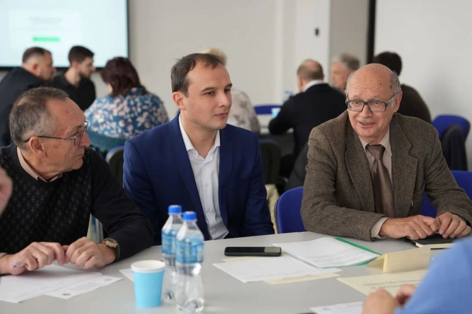 В Крымском инженерно-педагогическом университете состоялся круглый стол в рамках проектно-аналитической сессии, посвящённой научно-технологическому развитию промышленности Республики Крым В Крымском инженерно-педагогическом университете состоялся круглый стол в рамках проектно-аналитической сессии, посвящённой научно-технологическому развитию промышленности Республики Крым