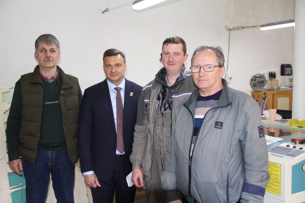 Константин Шимановский: Ялтинская местная организация Всероссийского общества слепых – уникальный коллектив единомышленников, которые несмотря на ограничения в здоровье своими руками творят красоту