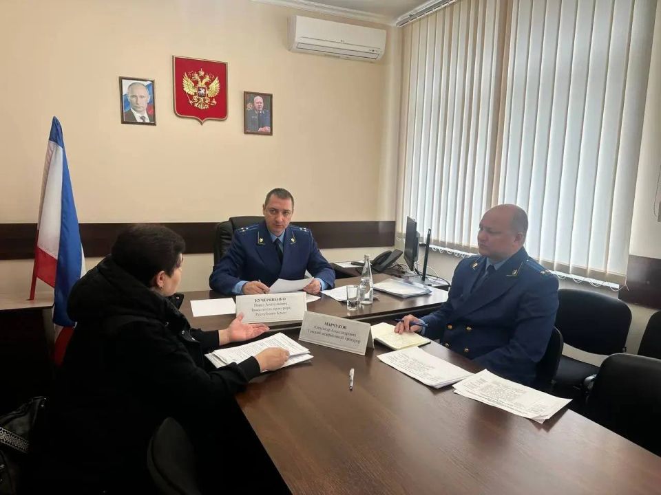 Заместитель прокурора Крыма Павел Кучерявенко выехал в Сакский район, где провел прием граждан