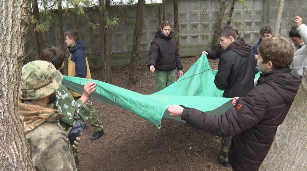 Сплочённость и тактика. Состязания, достойные настоящих сапёров, медиков и штурмовиков, развернулись на «Зарнице 2.0» в учебном центре ДОСААФ Сплочённость и тактика. Состязания, достойные настоящих сапёров, медиков и штурмовиков, развернулись на «Зарнице 2.0» в учебном центре ДОСААФ