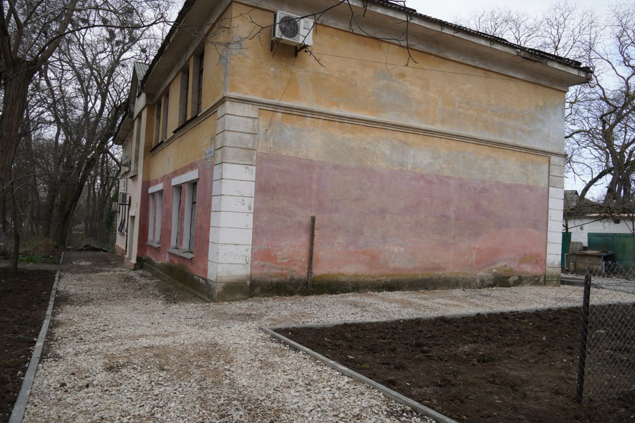 Глава администрации Керчи Олег Каторгин провёл выездную встречу с жителем дома № 20 по улице Войкова Глава администрации Керчи Олег Каторгин провёл выездную встречу с жителем дома № 20 по улице Войкова