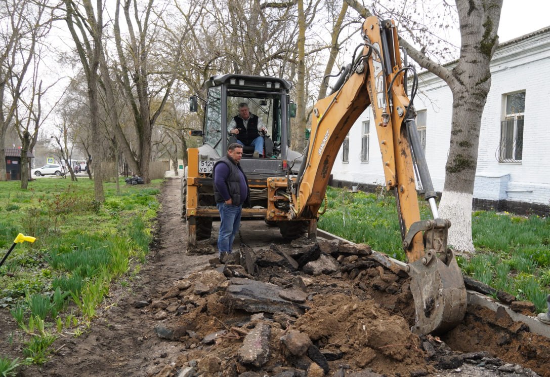 Олег Каторгин: Мониторю ход работ по благоустройству общественной территории в районе остановки «Фабрика-кухня» Олег Каторгин: Мониторю ход работ по благоустройству общественной территории в районе остановки «Фабрика-кухня»