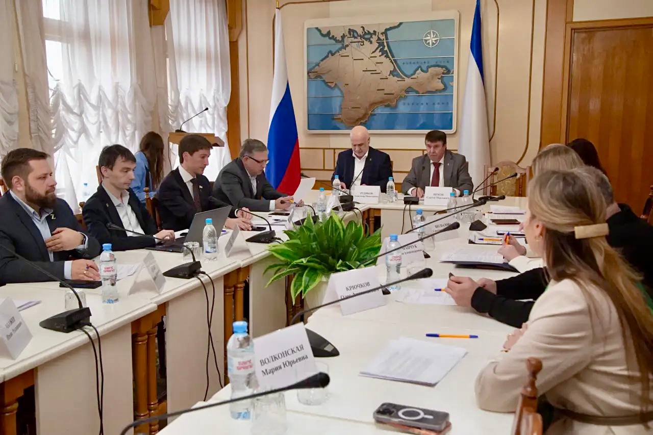 В Госсовете РК обсудили вопросы сохранения, развития и поддержки русского языка в России В Госсовете РК обсудили вопросы сохранения, развития и поддержки русского языка в России