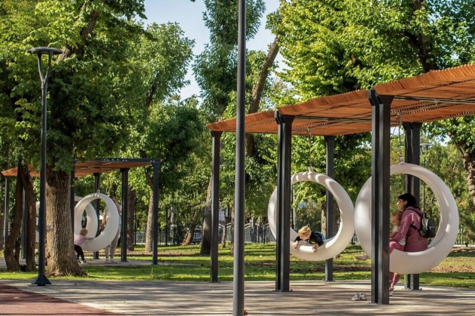 Почти 200 дворов и скверов благоустроят в Крыму в этом году