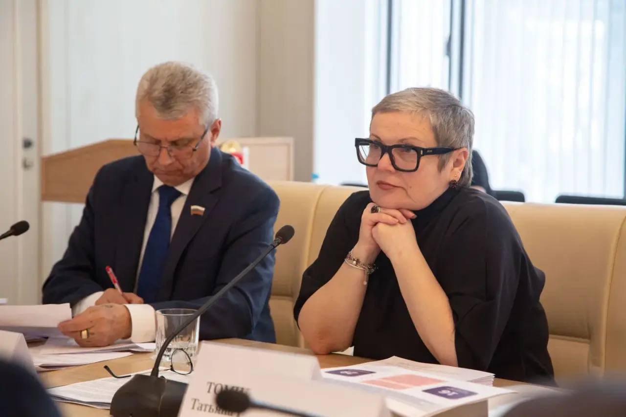 В крымском парламенте состоялось заседание Комиссии Совета законодателей по вопросам интеграции новых субъектов РФ вправовую систему Российской Федерации В крымском парламенте состоялось заседание Комиссии Совета законодателей по вопросам интеграции новых субъектов РФ вправовую систему Российской Федерации