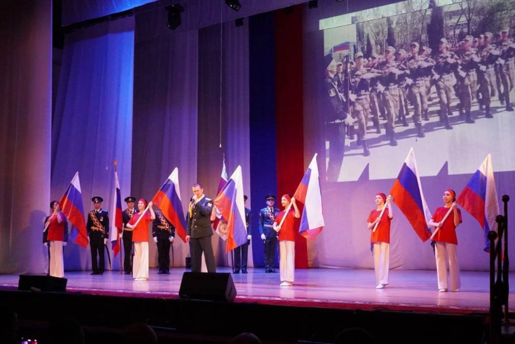 В городе-герое Керчи прошло торжественное мероприятие, посвященное 10-й годовщине со дня образования Федеральной службы войск национальной гвардии Российской Федерации и 215-й годовщине войск правопорядка В городе-герое Керчи прошло торжественное мероприятие, посвященное 10-й годовщине со дня образования Федеральной службы войск национальной гвардии Российской Федерации и 215-й годовщине войск правопорядка