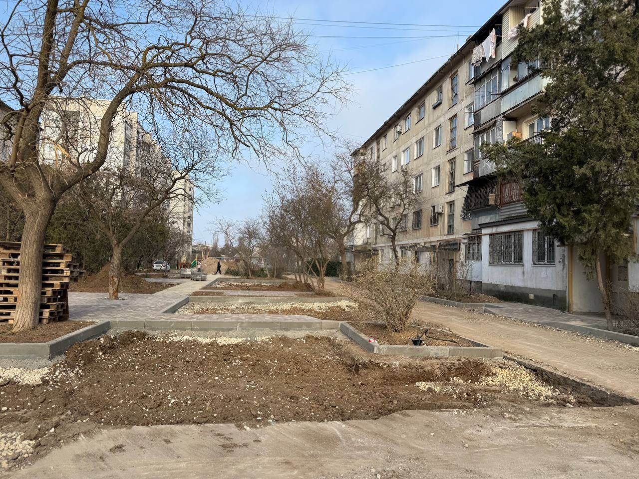 Александр Юрьев: Во время обхода города проверил качество грейдирования улиц и благоустройства дворов Александр Юрьев: Во время обхода города проверил качество грейдирования улиц и благоустройства дворов