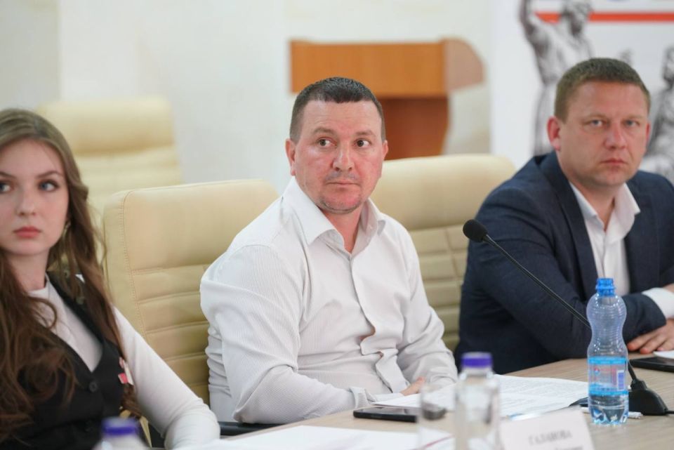 Алексей Зинченко: Провели очередное заседание Координационного совета по взаимодействию с Движением Первых и его региональным отделением при Главе Республики Крым Алексей Зинченко: Провели очередное заседание Координационного совета по взаимодействию с Движением Первых и его региональным отделением при Главе Республики Крым