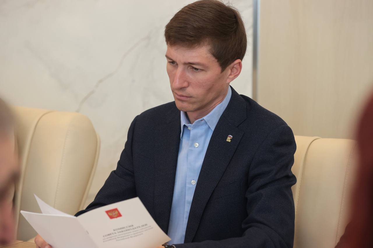 Иван Манучаров: Сегодня в Государственном Совете Республики Крым состоялось заседание Комиссии Совета законодателей России по интеграции новых субъектов РФ в правовую систему Российской Федерации под председательством... Иван Манучаров: Сегодня в Государственном Совете Республики Крым состоялось заседание Комиссии Совета законодателей России по интеграции новых субъектов РФ в правовую систему Российской Федерации под председательством...