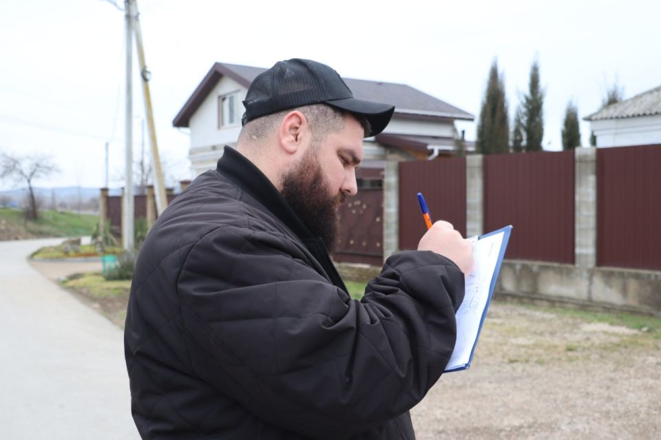 В Керчи возобновляются после зимы рейды по частному сектору с целью наведения чистоты и порядка В Керчи возобновляются после зимы рейды по частному сектору с целью наведения чистоты и порядка