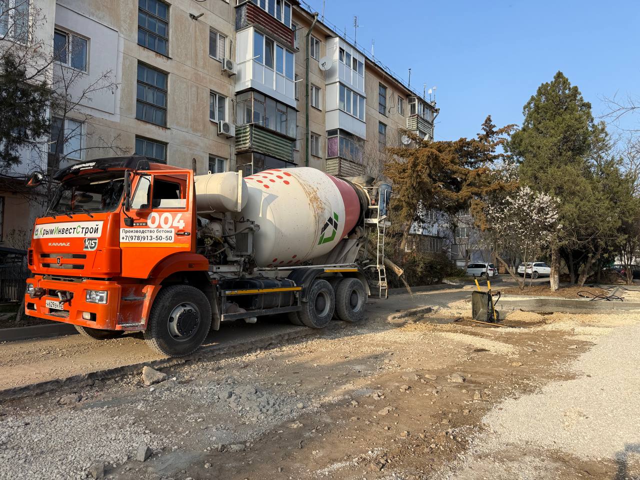 Александр Юрьев: Во время обхода города проверил качество грейдирования улиц и благоустройства дворов Александр Юрьев: Во время обхода города проверил качество грейдирования улиц и благоустройства дворов