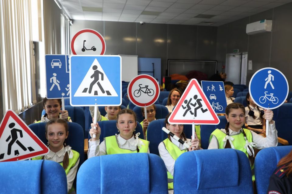 Севастопольские автоинспекторы приняли участие в региональном конкурсе ЮИД, посвященном 90-летию Госавтоинспекции Севастопольские автоинспекторы приняли участие в региональном конкурсе ЮИД, посвященном 90-летию Госавтоинспекции