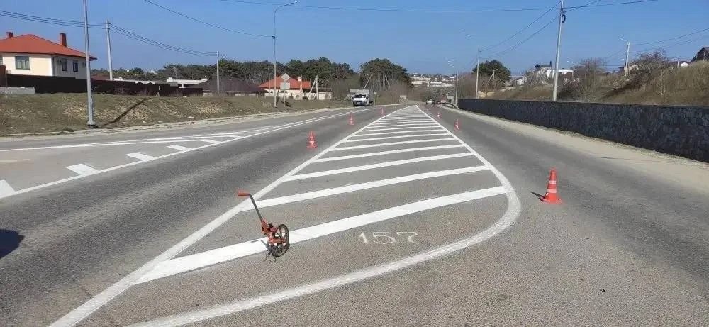 В Севастополе уборку дорог и обновление разметки закончат к 1 мая В Севастополе уборку дорог и обновление разметки закончат к 1 мая