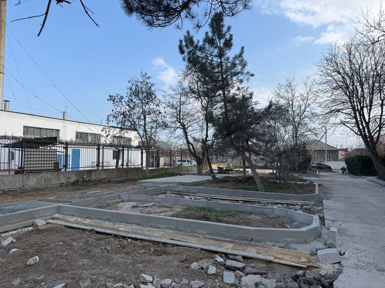 Александр Юрьев: Во время обхода города проверил качество грейдирования улиц и благоустройства дворов Александр Юрьев: Во время обхода города проверил качество грейдирования улиц и благоустройства дворов