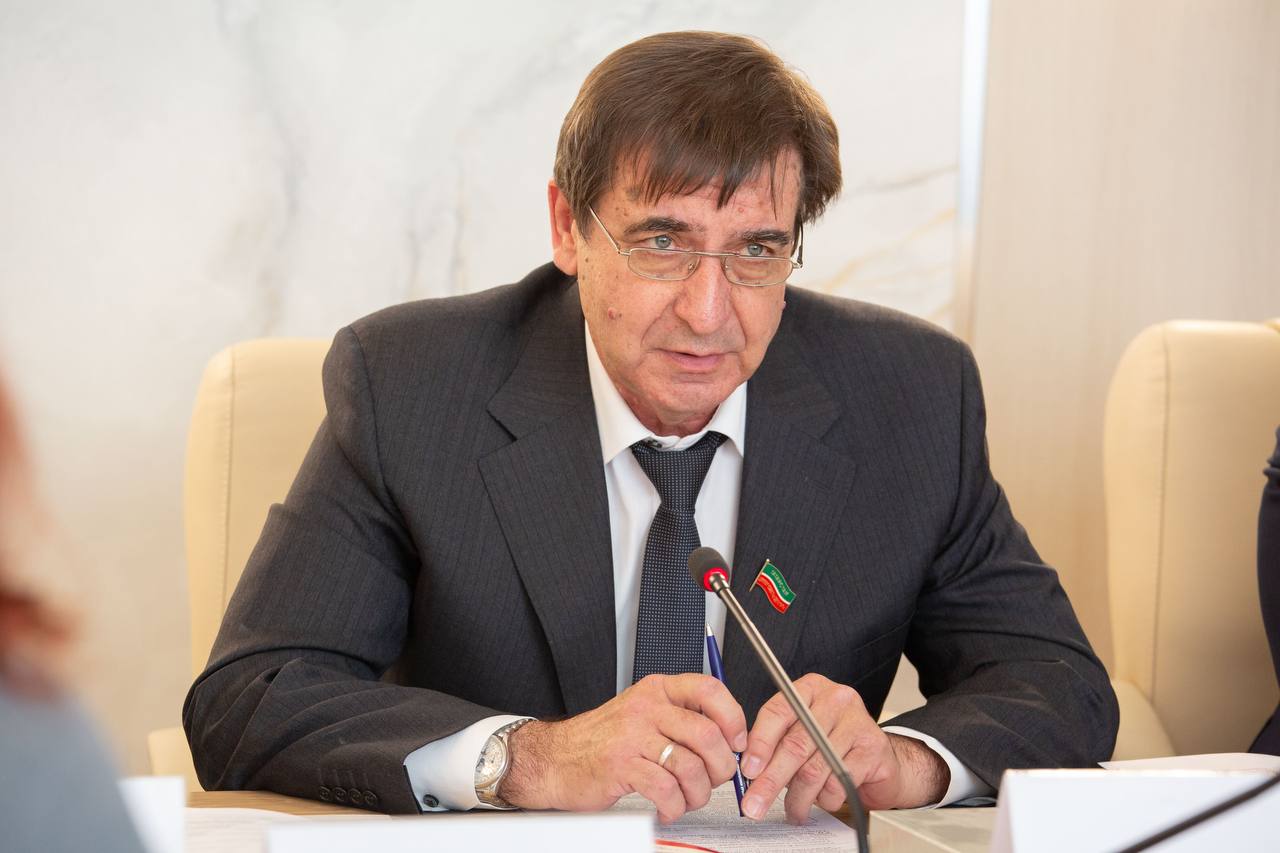 Иван Манучаров: Сегодня в Государственном Совете Республики Крым состоялось заседание Комиссии Совета законодателей России по интеграции новых субъектов РФ в правовую систему Российской Федерации под председательством... Иван Манучаров: Сегодня в Государственном Совете Республики Крым состоялось заседание Комиссии Совета законодателей России по интеграции новых субъектов РФ в правовую систему Российской Федерации под председательством...