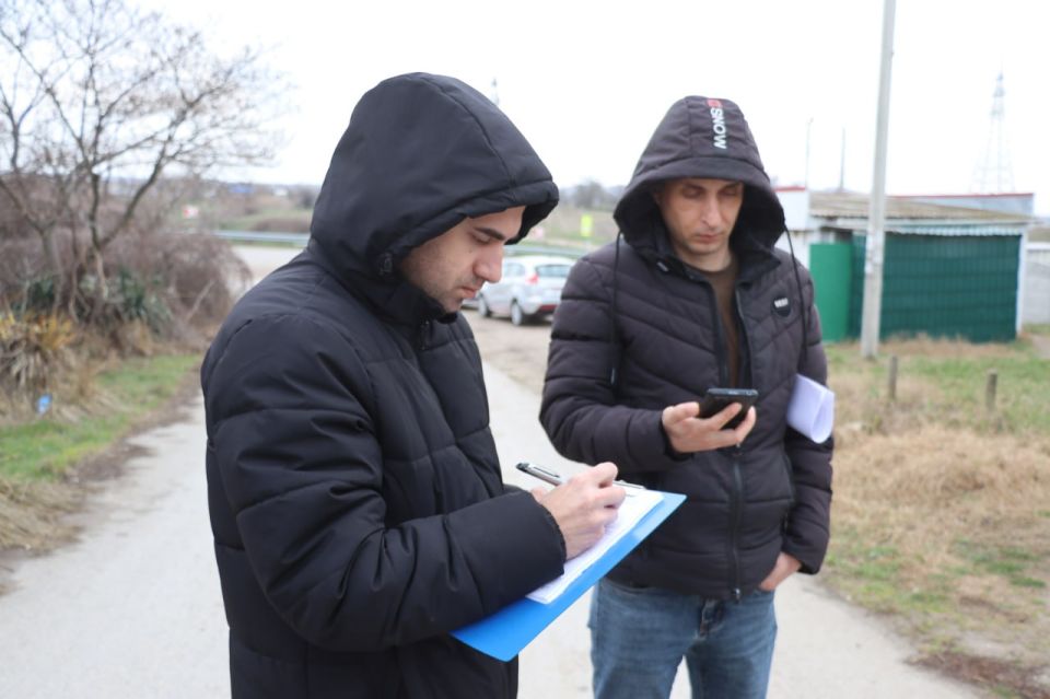 В Керчи возобновляются после зимы рейды по частному сектору с целью наведения чистоты и порядка В Керчи возобновляются после зимы рейды по частному сектору с целью наведения чистоты и порядка