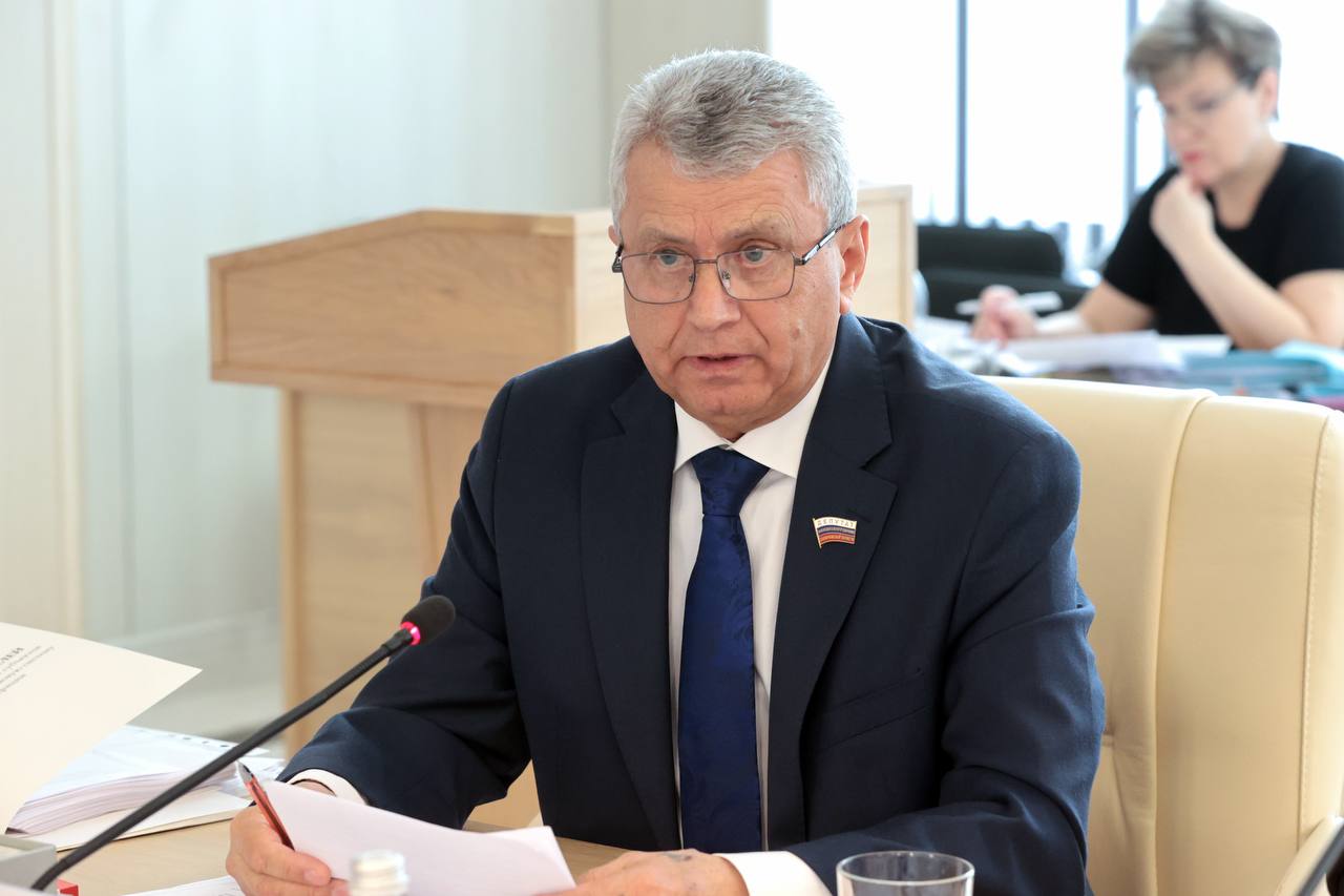 В Госсовете Крыма рассмотрели законодательные инициативы ДНР, ЛНР, Запорожской и Херсонской областей В Госсовете Крыма рассмотрели законодательные инициативы ДНР, ЛНР, Запорожской и Херсонской областей