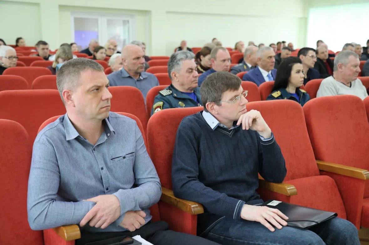 Чем занимаются сотрудники министерства?! Чем занимаются сотрудники министерства?!