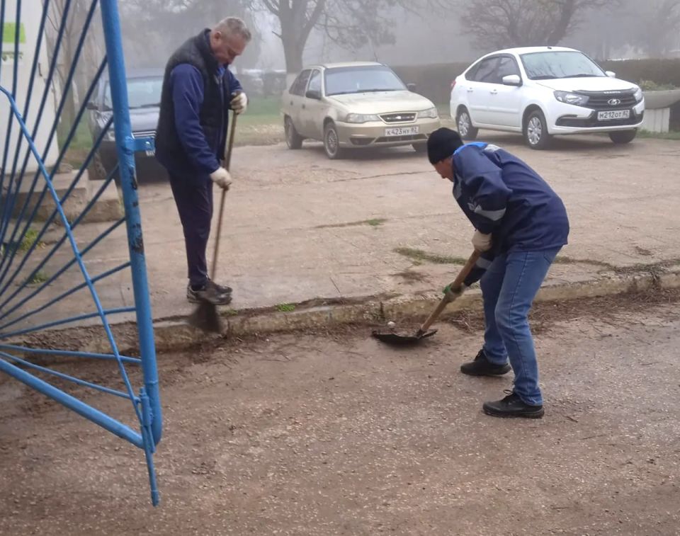 Вода Крыма: Субботники — добрая традиция, объединяющая наших сотрудников Вода Крыма: Субботники — добрая традиция, объединяющая наших сотрудников