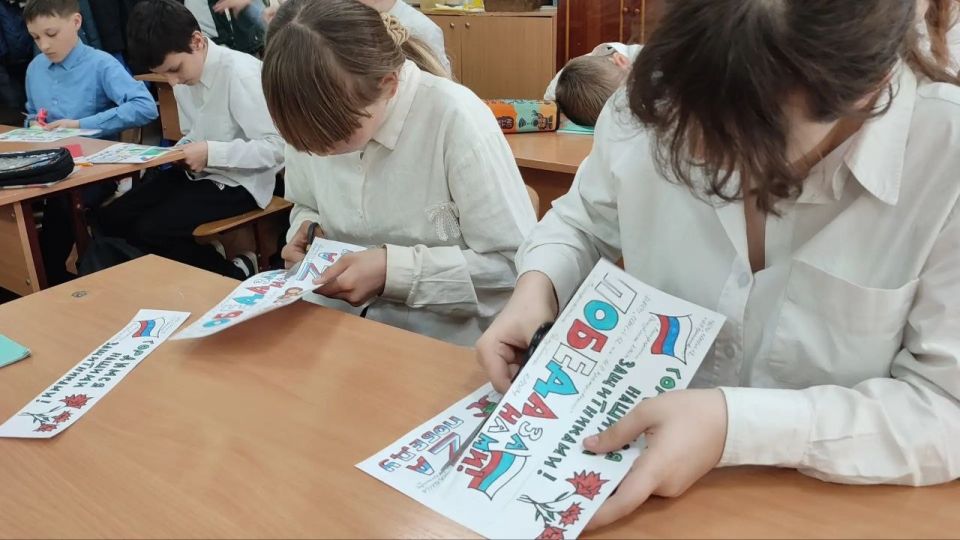 СВОих не бросаем! Мы вместе! ZА наших! СВОих не бросаем! Мы вместе! ZА наших!