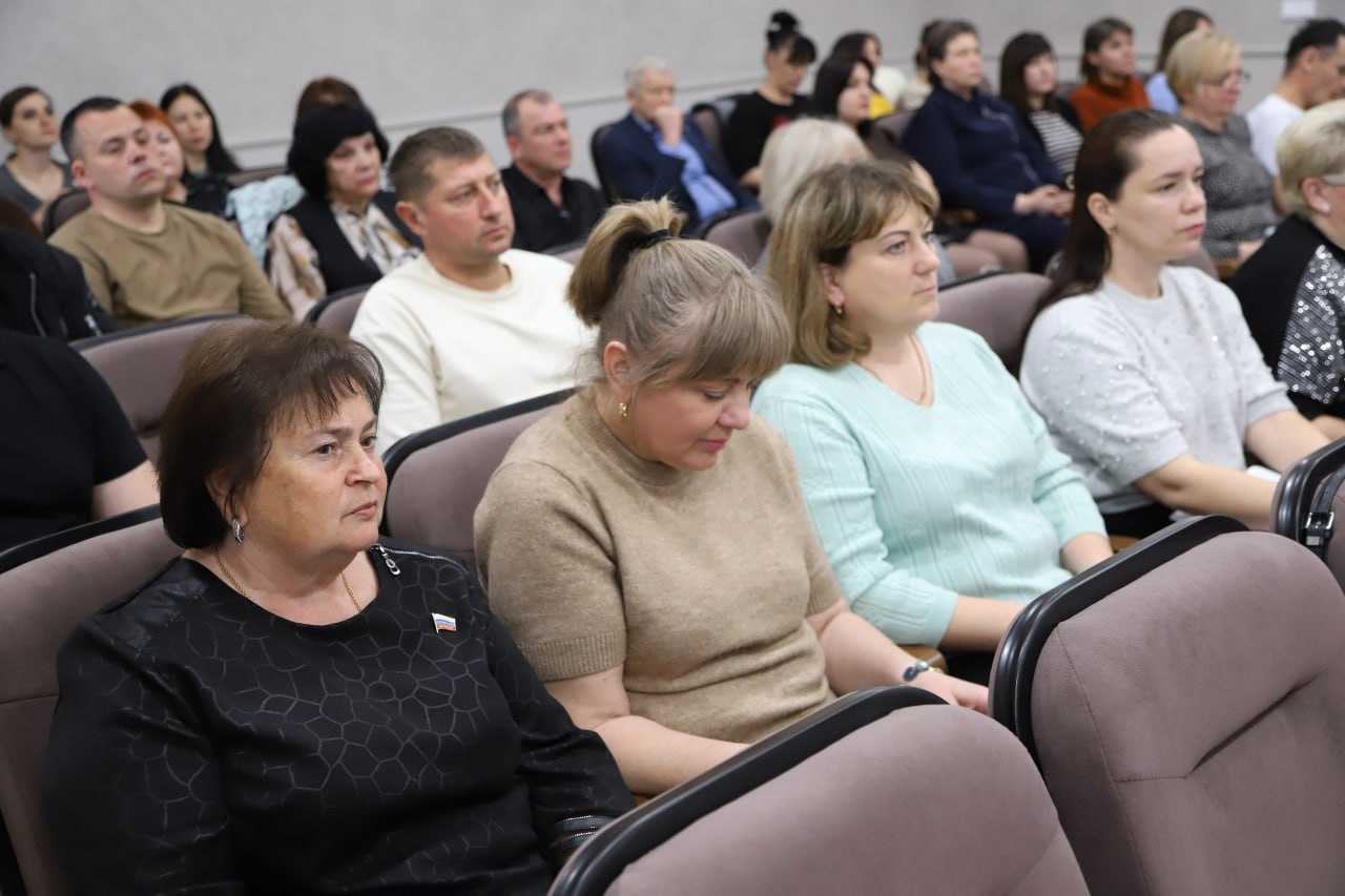 Анжелика Ястребова: Заместитель директора МКУ «ЕДДС муниципального образования Бахчисарайский район» Тамара Лактионова сообщила о текущей оперативной обстановке на территории района Анжелика Ястребова: Заместитель директора МКУ «ЕДДС муниципального образования Бахчисарайский район» Тамара Лактионова сообщила о текущей оперативной обстановке на территории района