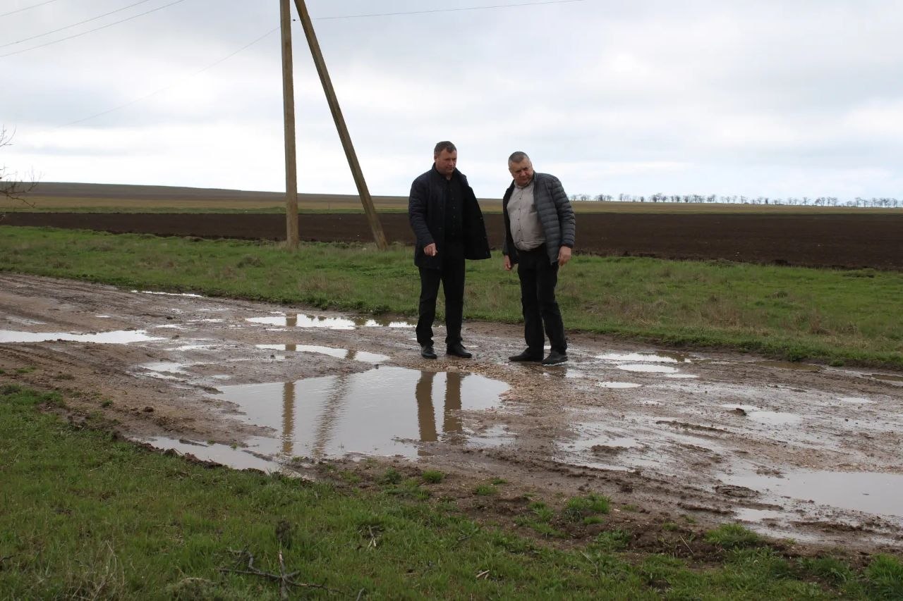 Игорь Крутьков: Совместно с начальником Ленинского филиала ДРСУ Владимиром Гришиным был проведён выездной осмотр дороги, ведущей в Насыр Игорь Крутьков: Совместно с начальником Ленинского филиала ДРСУ Владимиром Гришиным был проведён выездной осмотр дороги, ведущей в Насыр